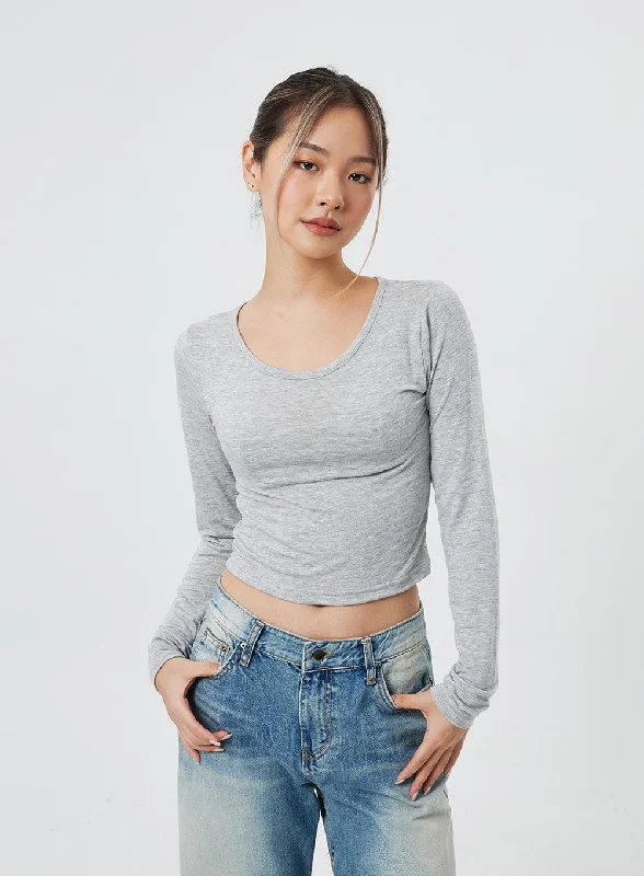 Plus - Size Women's Ruffled Crop Top in Pink for a Feminine and Flirty AppearanceBasic U-Neck T CF317 Plus - Size Women's Ruffled Crop Top in Pink for a Feminine and Flirty AppearanceBasic U-Neck T CF317