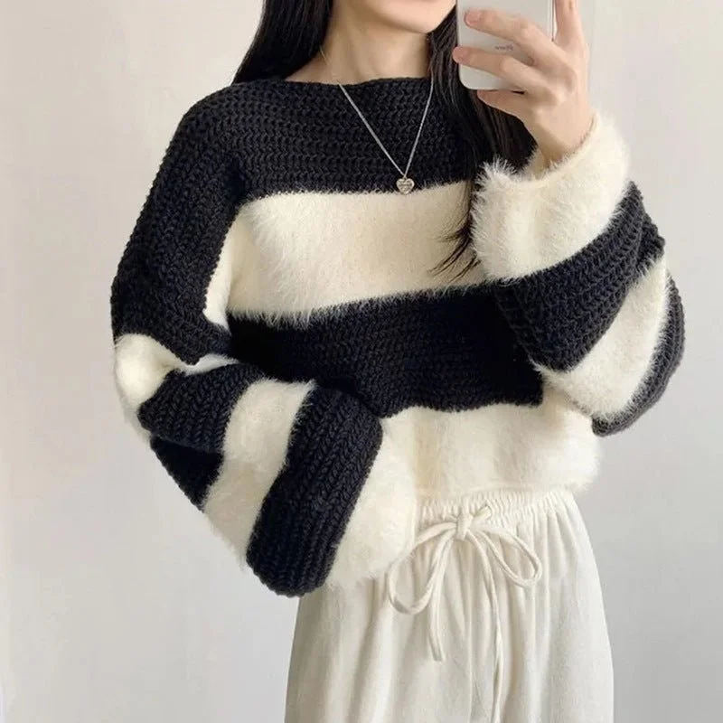Boat Neck Women's Merino Wool Sweaters in Neutral ShadesStriped short body sweater Boat Neck Women's Merino Wool Sweaters in Neutral ShadesStriped short body sweater
