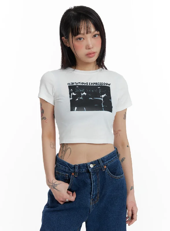 Sequin - Embellished Women's Crop Top in Black for a Glamorous Party LookGraphic Crop Tee IF423 Sequin - Embellished Women's Crop Top in Black for a Glamorous Party LookGraphic Crop Tee IF423