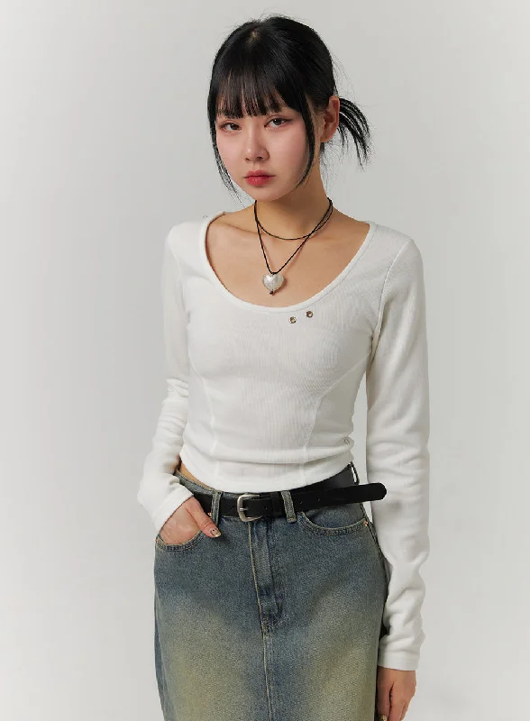 Crochet - Knit Women's Crop Top in Cream for a Bohemian and Artisanal LookSlim U-Neck Crop Top CJ422 Crochet - Knit Women's Crop Top in Cream for a Bohemian and Artisanal LookSlim U-Neck Crop Top CJ422