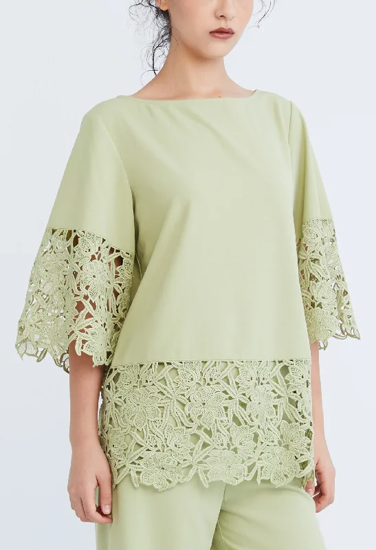 Floral Printed Women Long Sleeve Top for a Romantic LookPeekaboo Guipure Lace Hemmed Blouse Floral Printed Women Long Sleeve Top for a Romantic LookPeekaboo Guipure Lace Hemmed Blouse