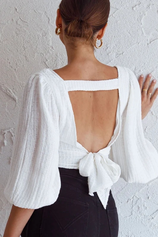 Floral Printed Women Long Sleeve Top for a Romantic LookLove Like This Balloon Sleeve Open Back Crop Top Textured White Floral Printed Women Long Sleeve Top for a Romantic LookLove Like This Balloon Sleeve Open Back Crop Top Textured White