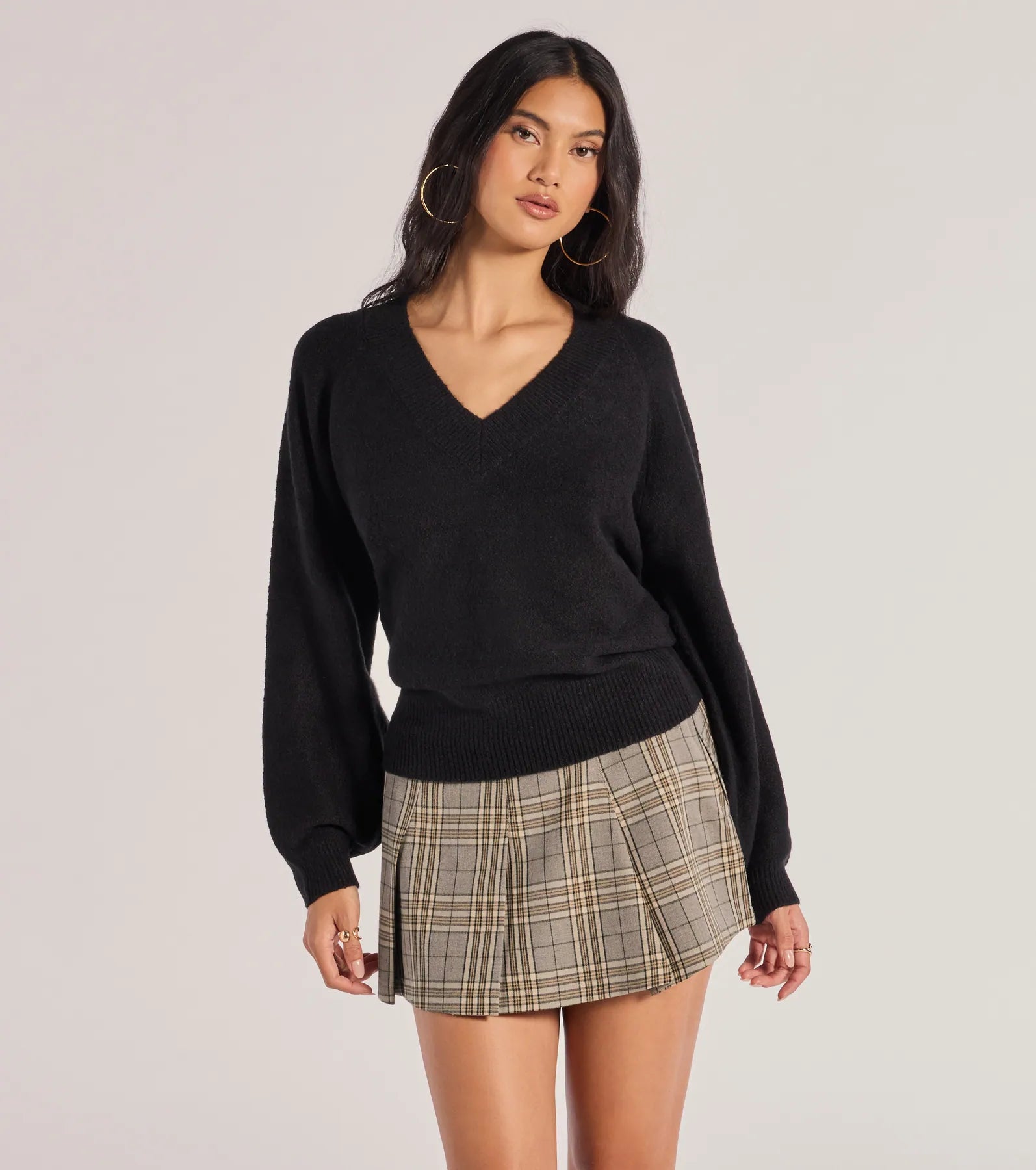Lightweight Women Long Sleeve Top for Spring and AutumnComfy Chic Knit V-neck Pullover Sweater Lightweight Women Long Sleeve Top for Spring and AutumnComfy Chic Knit V-neck Pullover Sweater