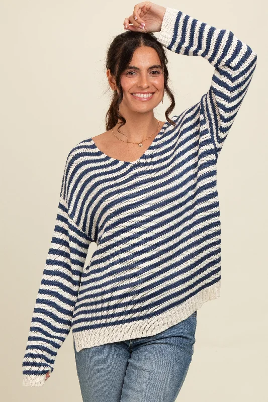 Plus Size Women's Ruffled Hem Sweaters in Floral PrintsNavy Striped Relaxed Fit V-Neck Sweater Plus Size Women's Ruffled Hem Sweaters in Floral PrintsNavy Striped Relaxed Fit V-Neck Sweater