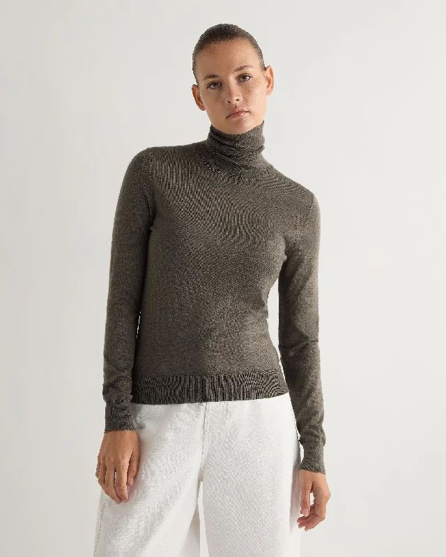 Short Sleeve Women's Cotton Blend Sweaters in Pastel ColorsWomen's Margot Superfine Cashmere Turtle Neck Sweater Mink Brown Short Sleeve Women's Cotton Blend Sweaters in Pastel ColorsWomen's Margot Superfine Cashmere Turtle Neck Sweater Mink Brown