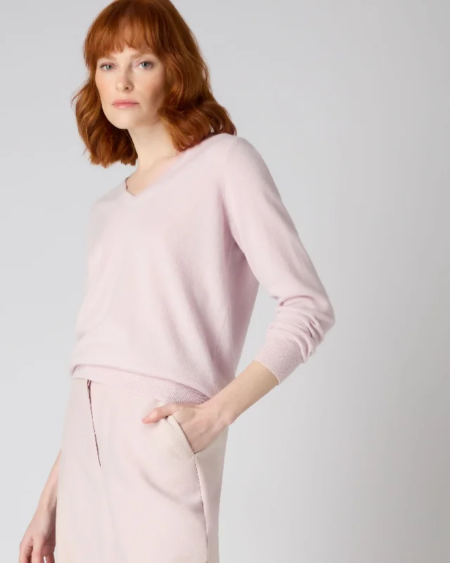 Cropped Women's Angora Blend Sweaters for a Trendy LookWomen's Phoebe V Neck Cashmere Sweater Quartz Pink Cropped Women's Angora Blend Sweaters for a Trendy LookWomen's Phoebe V Neck Cashmere Sweater Quartz Pink