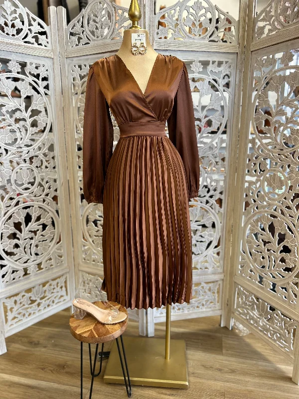 Shift Women Dress with a Simple and Classic Design for Everyday WearBronze Pleated Midi Dress- Not Stretchy Shift Women Dress with a Simple and Classic Design for Everyday WearBronze Pleated Midi Dress- Not Stretchy