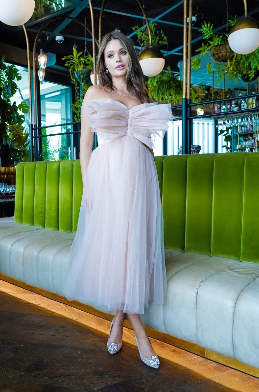 Long - Sleeve Women Dress in Velvet for a Luxurious Winter LookButterfly Nude Tulle Midi Dress Long - Sleeve Women Dress in Velvet for a Luxurious Winter LookButterfly Nude Tulle Midi Dress