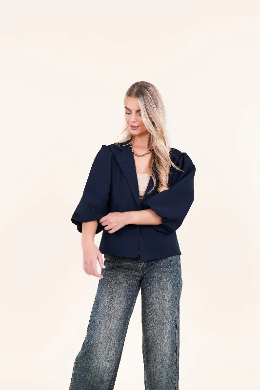 Oversized Women's Printed Blazers in Animal Patterns for a Statement PieceOversized blazer met pofmouwen donkerblauw - Darcy Oversized Women's Printed Blazers in Animal Patterns for a Statement PieceOversized blazer met pofmouwen donkerblauw - Darcy