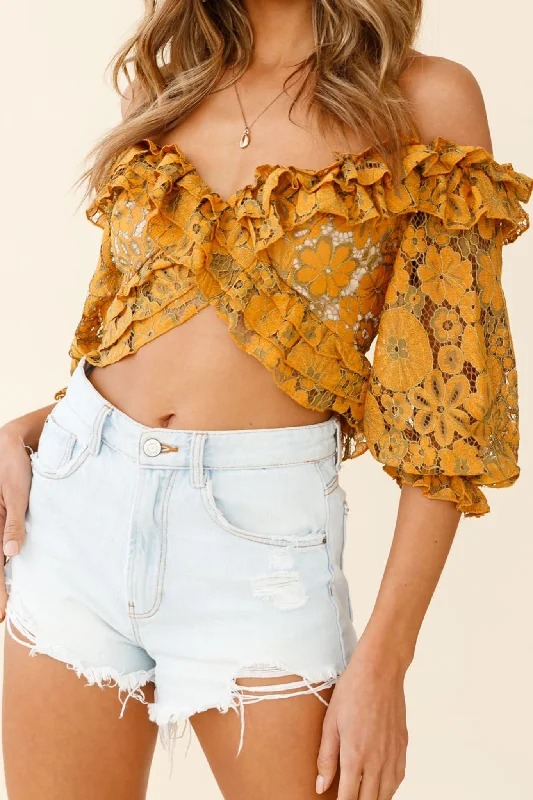 Empire Waist Women Dress to Accentuate the Bust and Conceal the WaistRosarito Balloon Sleeve Halterneck Lace Crop Top Mustard/Olive Empire Waist Women Dress to Accentuate the Bust and Conceal the WaistRosarito Balloon Sleeve Halterneck Lace Crop Top Mustard/Olive