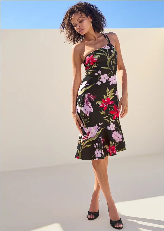 Strapless Women Dress with a Built - in Bra for Comfort and SupportOne-Shoulder Ruffle Dress - Black Multi Strapless Women Dress with a Built - in Bra for Comfort and SupportOne-Shoulder Ruffle Dress - Black Multi