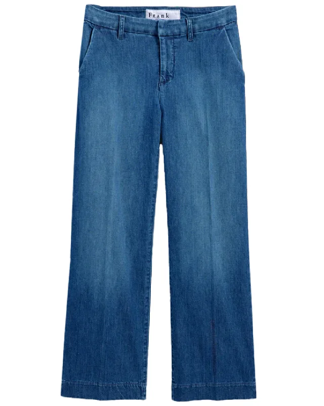 High - waisted women jeans for a flattering silhouetteWestport Wide Leg Chino in 1984 Washed Blue High - waisted women jeans for a flattering silhouetteWestport Wide Leg Chino in 1984 Washed Blue