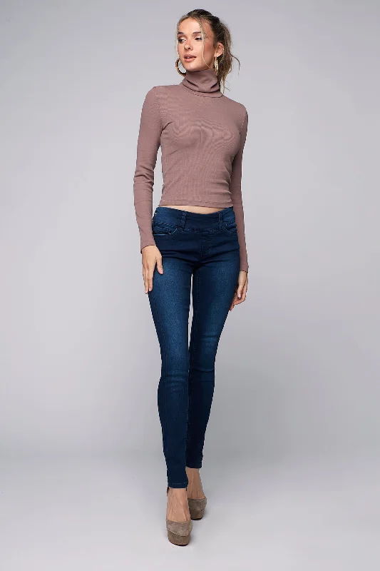 Embellished women jeans with studs or rhinestones for a glamorous touchOLIVIA - Pull-On Jeggings - Tinted Dark Indigo Rinse Embellished women jeans with studs or rhinestones for a glamorous touchOLIVIA - Pull-On Jeggings - Tinted Dark Indigo Rinse
