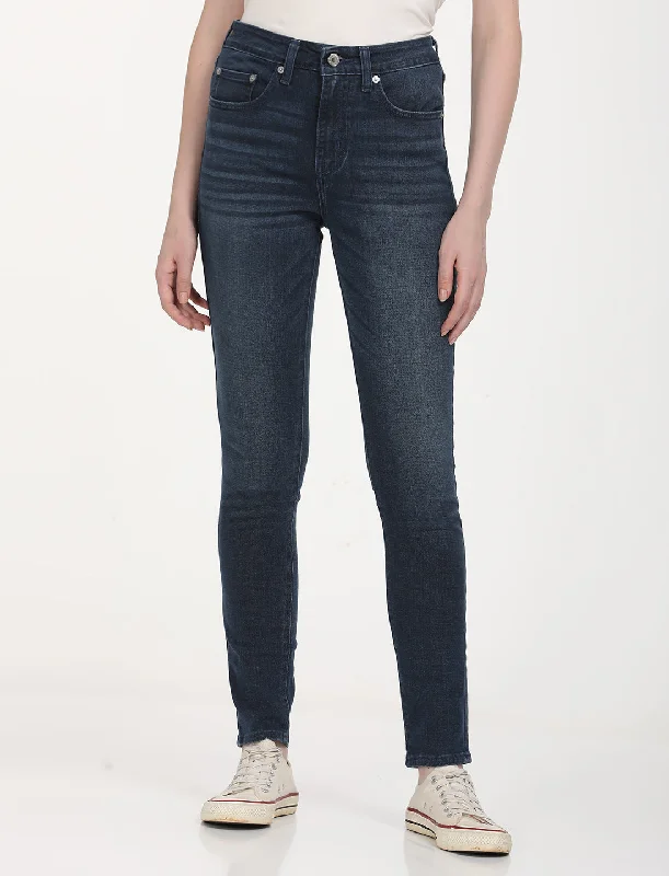 Distressed women jeans for a trendy and edgy lookWomen's High Rise 721 Skinny Navy Jeans Distressed women jeans for a trendy and edgy lookWomen's High Rise 721 Skinny Navy Jeans