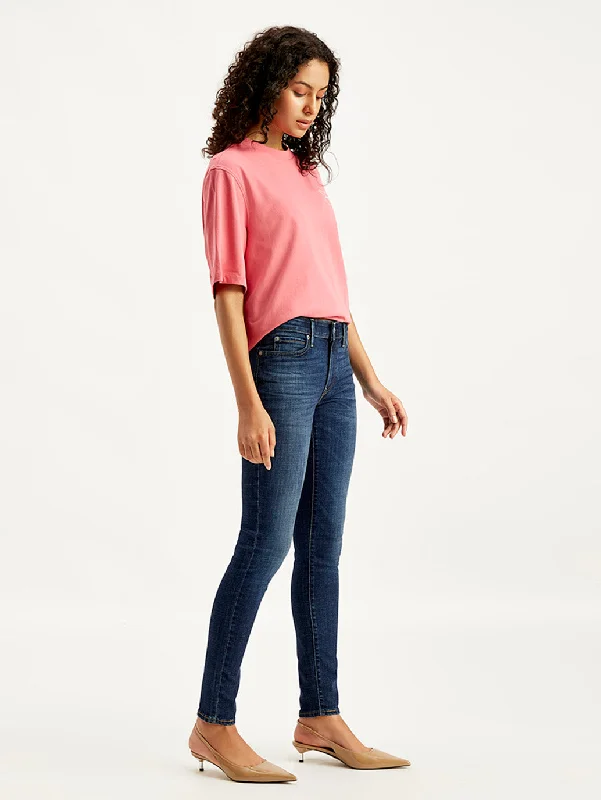 Mom jeans for a nostalgic and casual lookWomen's Mid Rise 711 Skinny Navy Jeans