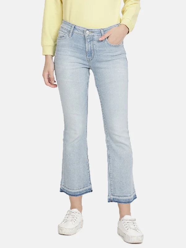Ripped women jeans for a rebellious and fashion - forward styleWomen's 715 Bootcut Jeans Ripped women jeans for a rebellious and fashion - forward styleWomen's 715 Bootcut Jeans