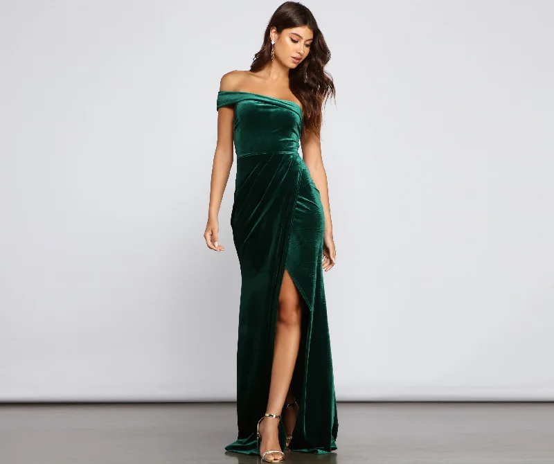 Mermaid - Style Women Dress with a Fitted Silhouette for Special OccasionsCleo Formal One-Shoulder Velvet Dress Mermaid - Style Women Dress with a Fitted Silhouette for Special OccasionsCleo Formal One-Shoulder Velvet Dress
