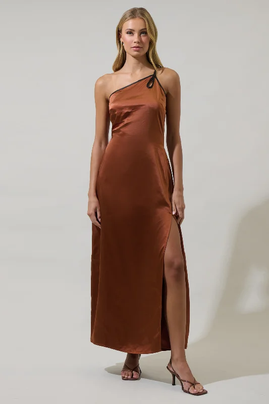 Long - Sleeve Women Dress in Velvet for a Luxurious Winter LookMaurice Open Back Slit Maxi Dress Long - Sleeve Women Dress in Velvet for a Luxurious Winter LookMaurice Open Back Slit Maxi Dress