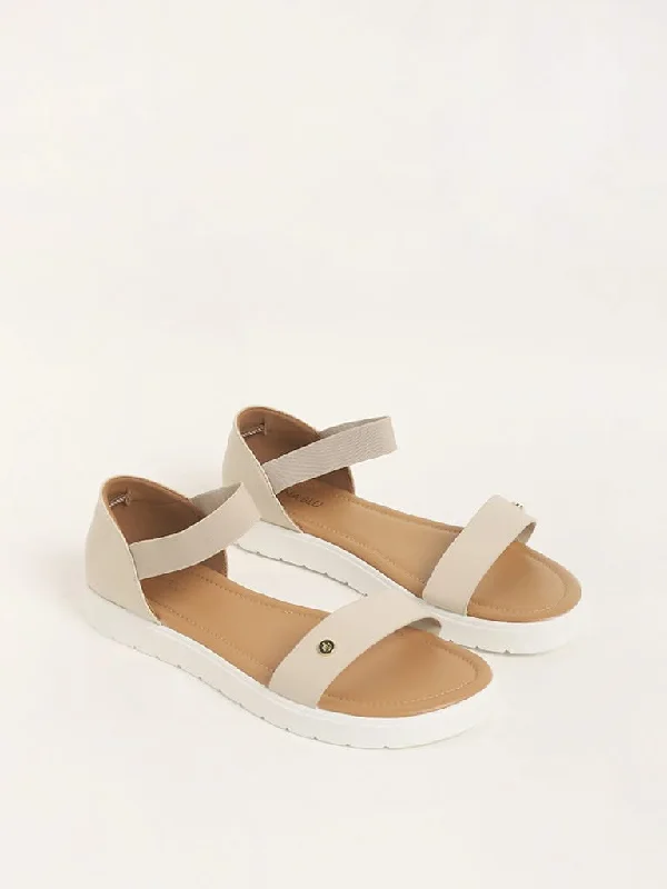 Embroidered Women Shorts with Intricate DesignsLUNA BLU Cream Strappy Sandals