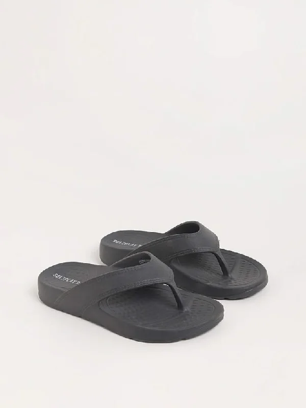 High - Waisted Women Shorts for a Retro and Flattering LookSOLEPLAY Grey Textured Flip Flop High - Waisted Women Shorts for a Retro and Flattering LookSOLEPLAY Grey Textured Flip Flop