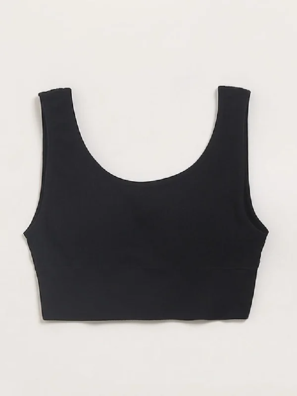 Patterned Geometric Women Shorts for a Modern AppealSuperstar Black Round Neck Bralette Patterned Geometric Women Shorts for a Modern AppealSuperstar Black Round Neck Bralette