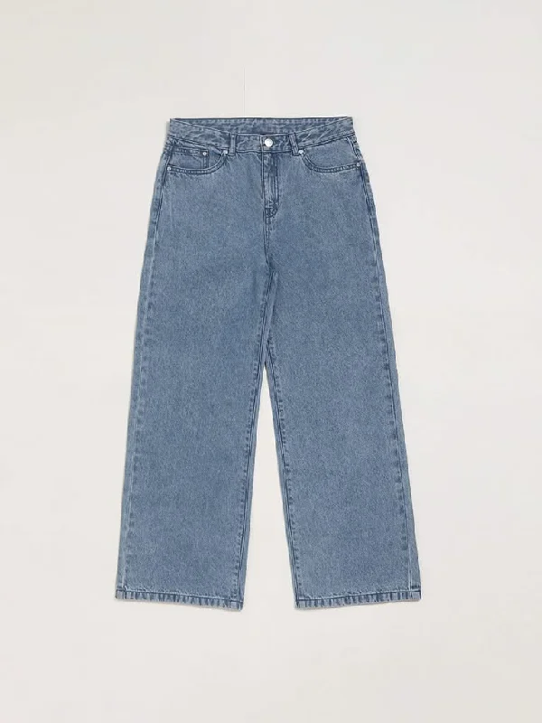Cargo Women Shorts with Multiple Pockets for FunctionalityY&F Kids Light Blue Relaxed - Fit Mid Rise Jeans Cargo Women Shorts with Multiple Pockets for FunctionalityY&F Kids Light Blue Relaxed - Fit Mid Rise Jeans